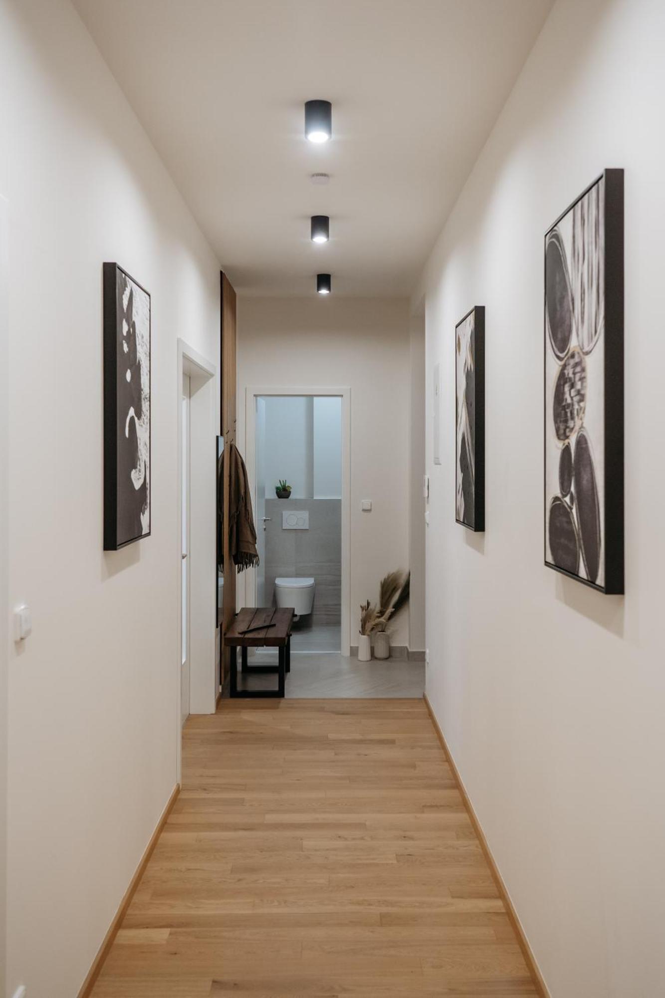 Days - 2bdr - Workspace - Netflix - Quiet Area * Prag